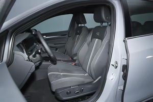 Auto Usado <span class=keywords><strong>Golf</strong></span> 280TSI DSG R-Line Lite 2023 con 36000 km, Exterior Gris, 110 CV, 250 Nm - Product Image 6