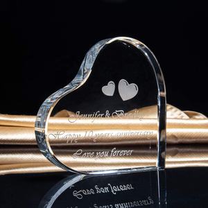 Cadeau personnalisé de médaille de coeur de cristal pour la mère Personnalisez le trophée de récompenses de verre peut être gravé - Product Image 3