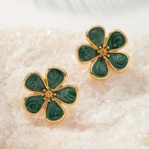 Pendientes de Perlas de Imitación con Diseño Floral de Aleación de Zinc para Mujer, Elegantes y Modernos, Regalo de Moda para Aniversario - Product Image 4