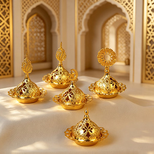 Brûleur d'encens en métal doré creux fait main en forme de dôme, artisanat métallique, décoration d'intérieur, ornement, style Moyen-Orient arabe - Product Image 1