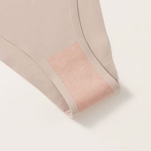 Nuovissime Mutandine da Donna 2025 a Vita Bassa con Design a Gancio e Occhiello, Forma a V, Asciugatura Rapida, Stile Giovanile, Senza Cuciture - Product Image 6