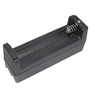 Chargeur de batterie 18650 à fente unique Luomen avec indicateur lumineux pour batteries au lithium de bureau - Product Image 5