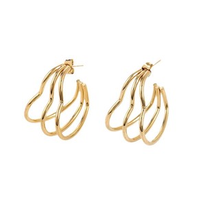 Pendientes de Aro con Forma de Corazón Acanalado |   Acero Inoxidable Chapado en Oro PVD de 18K |   Aros en capas impermeables, hipoalergénicos y duraderos para mujer - Product Image 2