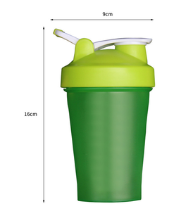 Bouteille d'eau en <span class=keywords><strong>plastique</strong></span> personnalisable avec logo, plusieurs couleurs, forme classique, écologique, réutilisable, pour fêtes, café, boissons, vente en gros par <span class=keywords><strong>lot</strong></span> - Product Image 6