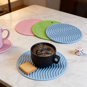 แผ่นรองหม้อซิลิโคนกันลื่น ทนความร้อน ดีไซน์ใหม่ แผ่นรองอเนกประสงค์ ป้องกันความร้อน - Product Image 1