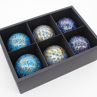 Boîte en papier rigide recyclable avec lamination mate noire personnalisée, grande boîte cadeau pour boules de Noël avec couvercle et fenêtre en PVC