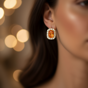 Orecchini a perno dorati E4393 con topazio e diamanti taglio brillante rotondo incastonati a griffe, stile classico da festa per donna - Product Image 2