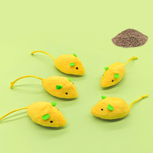 Venta al por mayor Mini juguetes de juego divertidos para gatos Ratón de peluche atraer juguetes de peluche amarillo gato masticar hierba gatera ratones de juguete - Product Image 1