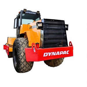 Compacteur routier statique à tambour unique DYNAPAC d'occasion, châssis rouge, moteur diesel 75KW, capacité de pente 25% - Product Image 4