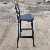 Chaise de restaurant empilable à prix d'usine pour événements et réceptions, chaise Charivari moderne en plastique durable avec dossier croisé