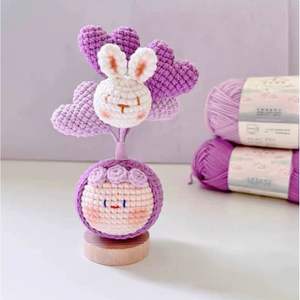 Pendentif Bouquet Tricoté <span class=keywords><strong>à</strong></span> la Main, Ornement de Bouquet au Crochet Exquis, Breloque de Sac Fleurie Faite <span class=keywords><strong>à</strong></span> la Main, Breloque <span class=keywords><strong>Clé</strong></span> au Crochet - Product Image 1