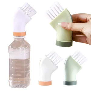 Brosse de nettoyage domestique créative à double usage Brosse à récurer en <span class=keywords><strong>plastique</strong></span> multi-usage avec connectivité pour bouteilles d'<span class=keywords><strong>eau</strong></span> minérale sèche et humide - Product Image 2