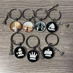 Porte-clés d'échecs, échiquier, pièce d'échecs, pendentif en verre, porte-clés de voiture en métal de haute qualité, cadeau pour les amateurs d'échecs - Product Image 6