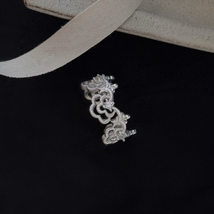 Anillo de Plata de Ley S925 Retro de Alta Gama con Diseño de Encaje Floral y Diamantes en Forma de Nube, Anillo en Capas con Incrustaciones para Mujer - Product Image 4