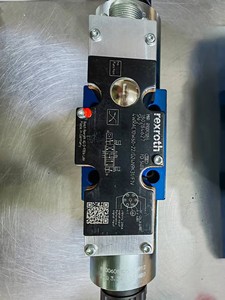 ตัวควบคุมทิศทางแบบสัดส่วน R900920055 4WRAE10W60-2X/G24N9K31/F1V - Product Image 1
