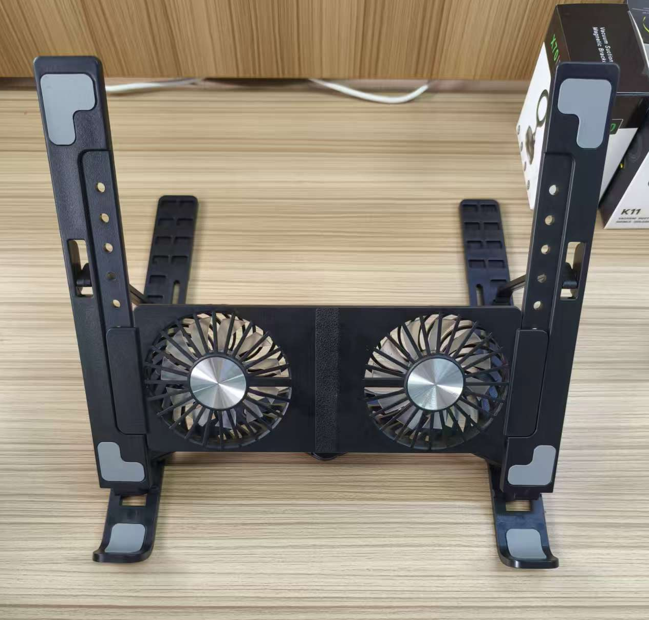 สีดำพร้อมพัดลมคู่