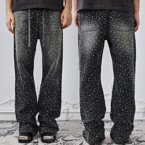 بنطلون جينز رجالي مخصص بتصميم عتيق ممزق ومغسول، مرصع بالكامل بأحجار الراين، بقصة فضفاضة ومستقيمة وواسعة للغاية - Product Image 1