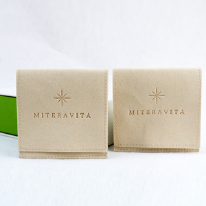 Bolsa de Embalaje de Joyería con Logotipo Personalizado, Bolsa de Exhibición de Joyería de Microfibra y Gamuza con Solapa de Terciopelo y Botones - Product Image 1