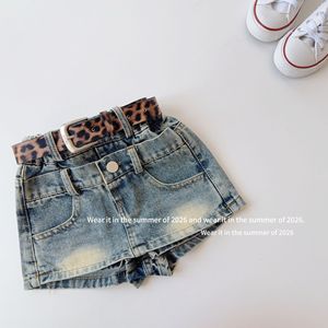Shorts in denim blu da ragazza con cintura leopardata per l'estate 2026 - Product Image 1