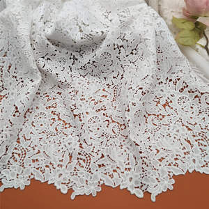 Dentelle florale en soie de lait luxueuse avec broderie élégante soluble dans l'eau pour robes de mariée haut de gamme - Product Image 1