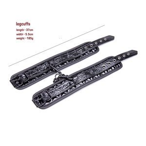 Menottes en cuir de crocodile copiées pour jeu sexuel Équipement de bondage BDSM pour jeux de rôle <span class=keywords><strong>et</strong></span> aventures érotiques - Product Image 4