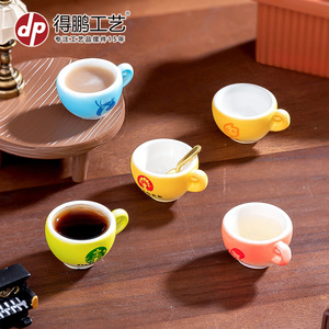 Taza de Café en Miniatura de Resina, Decoración Artesanal para Escritorio y Hogar - Product Image 4