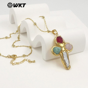 WT-JN284 Splendida ed Elegante Collana con Pendente a Croce di 18 Pollici, Realizzata a Mano con Gemme Naturali e Perle d'Acqua Dolce - Product Image 2