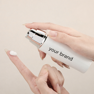 <span class=keywords><strong>Tube</strong></span> cosmétique ovale blanc brillant de 30 ml avec pompe sans air et capuchon argenté électroplaqué, emballage de <span class=keywords><strong>tube</strong></span> non scellé imprimé sur mesure - Product Image 2