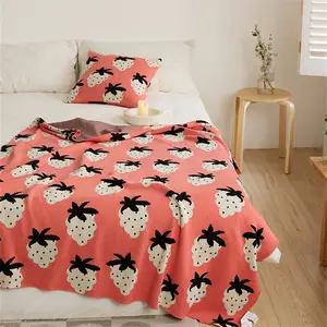 New Arrival100% Cotton Custom Strawberry Lovely Cartoon Knitted Throw Blanket for Sofa Home Decor
