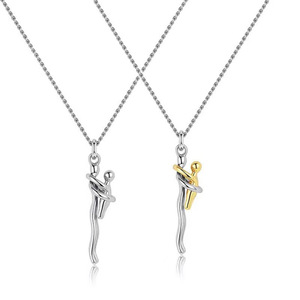 Collar Creativo con Diseño de Abrazo, Cadena de Acero Inoxidable y Aleación de Zinc, Regalo de Cumpleaños o Aniversario para tu Amada, Regalo del Dí<span class=keywords><strong>a</strong></span> de la Madre - Product Image 1