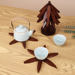 Vente en gros Syh1191 Dessous-de-plat en bois pliables, supports pour plats chauds et théières, napperons décoratifs en forme de sapin de Noël - Product Image 4