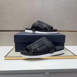 Vente en gros de pantoufles de luxe de créateur célèbre marque de plein air pantoufles de sport décontractées pour hommes - Product Image 4