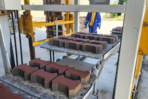 Máy làm gạch bê tông tự động QT8-15 220V, máy làm gạch lát liên kết, máy làm đá vỉa hè, máy làm gạch đặc - Product Image 4