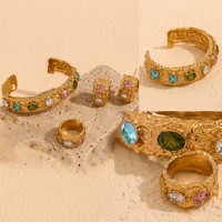 Ensemble de bijoux fantaisie multicolores, ensemble de bijoux en zircon coloré martelé irrégulier, bracelet, boucles d'oreilles et bague plaqués or