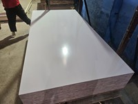 Planches en bois Panneau stratifié en bois de pin pour meubles
