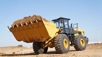 SEM 676F Wheel Loader Roda Besar 7.1 Ton Kapasitas Angkut 4.4m³ Bucket untuk Pemuatan Agregat Tambang dan Batubara
