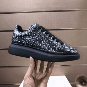 Alexander Zapatillas Unisex de Plataforma Baja de Cuero Texturizado Azul Oscuro con Cordones Blancos Calzado Casual Queen - Product Image 3