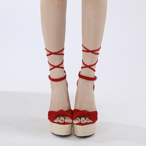 Sandales sexy tissées à bout ouvert pour femmes, sandales compensées à plateforme avec boucle pour l'été, chaussures d'extérieur à talons en daim - Product Image 6