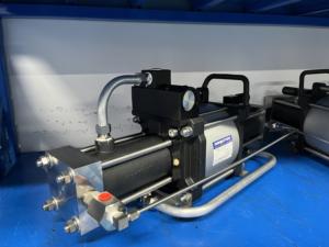 Bomba de refuerzo de gas de oxígeno de doble etapa de salida de 200-300 bar de bajo costo para centro de buceo - Product Image 5