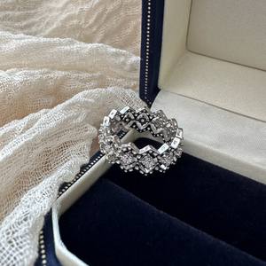 Bague en argent pur S925, style français, luxe léger, entièrement sertie de diamants, design simple avec placage 18 carats, bijoux de mode personnalisés - Product Image 1