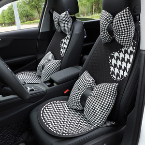 Cojín de Asiento de Coche de Seda Helada con Diseño de Pata de Gallo y Oso, Alfombrilla Antideslizante Refrigerante, Elegante Set de Accesorios Interiores para Coche - Product Image 2