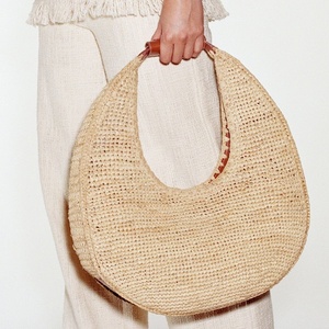 Borsa a Spalla Estiva in Paglia Stile Boho Intrecciata da Designer per Donna, Elegante Borsa a Mezzaluna all'Uncinetto Fatta a Mano per Viaggi - Product Image 2