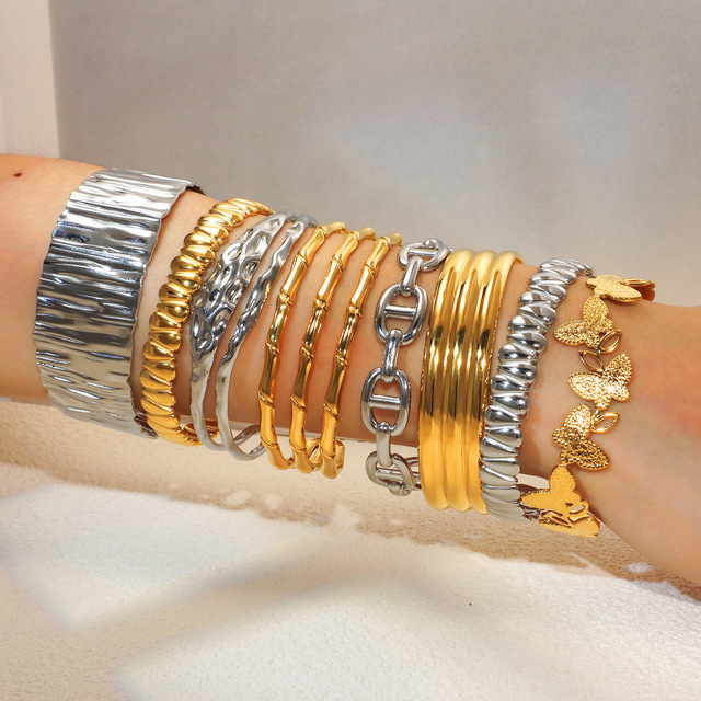 Factory Price Stainless Steel Plated 18K Gold Heavy Exaggerated Flower Butterfly Leaf Cuff Bracelet Bangle for Women