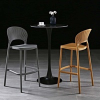 Nouveau design de tabouret de bar empilable moderne pour l'extérieur chaise de bar haute de cuisine en plastique chaise haute de cuisine