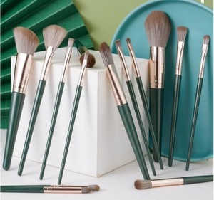 14Pcs Green Wood Handle Makeup Brush Set Synthetic Hair Face Beauty Tool with <b>Bag</b> - Product Image 4