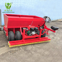 Machine intégrée de remplissage de sable d'herbe artificielle et de brosse Outil d'installation de pelouse de moteur à essence 10HP avec deux rangées