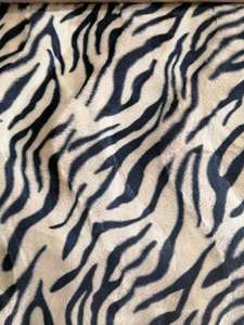 Tissu de fausse fourrure en velours Polyester de meilleure qualité, tissu de maison en peluche imprimé à motifs d'animaux - Product Image 5