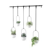 Pots de fleurs suspendus en métal thermolaqué modernes et jardinières de balustrade écologiques, supports en fer pour usage au sol pour la maison et le jardin