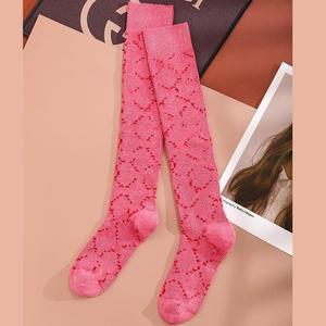 <span class=keywords><strong>Calze</strong></span> al ginocchio GG glitterate di marca famosa 2025 da donna, traspiranti con logo sul corpo, per primavera, lavorate a maglia per uso quotidiano - Product Image 4