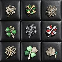 Nouvelle broche coréenne trèfle à quatre feuilles en alliage électroplaqué avec strass, épingle florale, accessoire pour femme, vente en gros